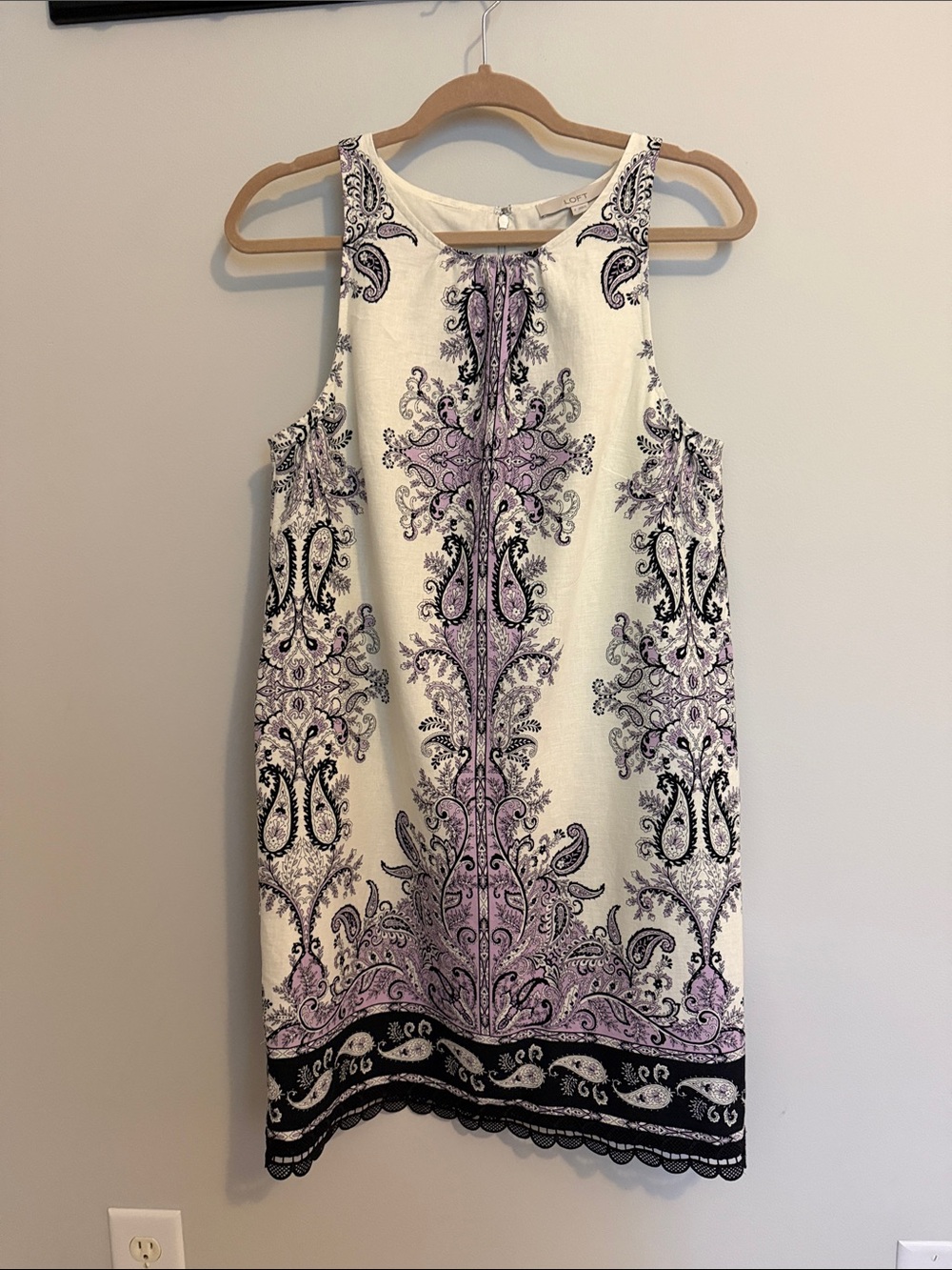 LOFT Cream Sleeveless Shift Dress with Lavender & Black Paisley